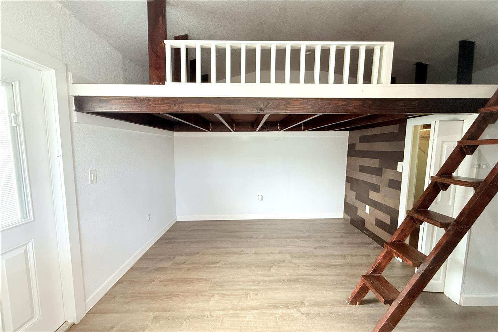 8512 SUNBEAM LN — photo 65