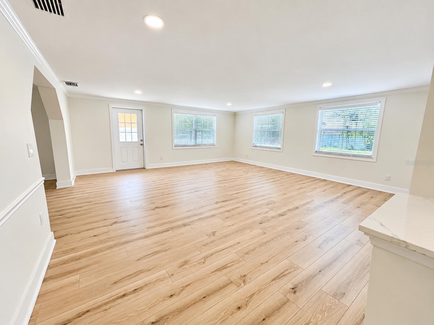 8512 SUNBEAM LN — photo 17