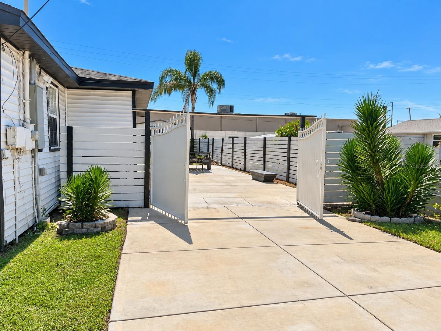 8512 SUNBEAM LN — photo 3