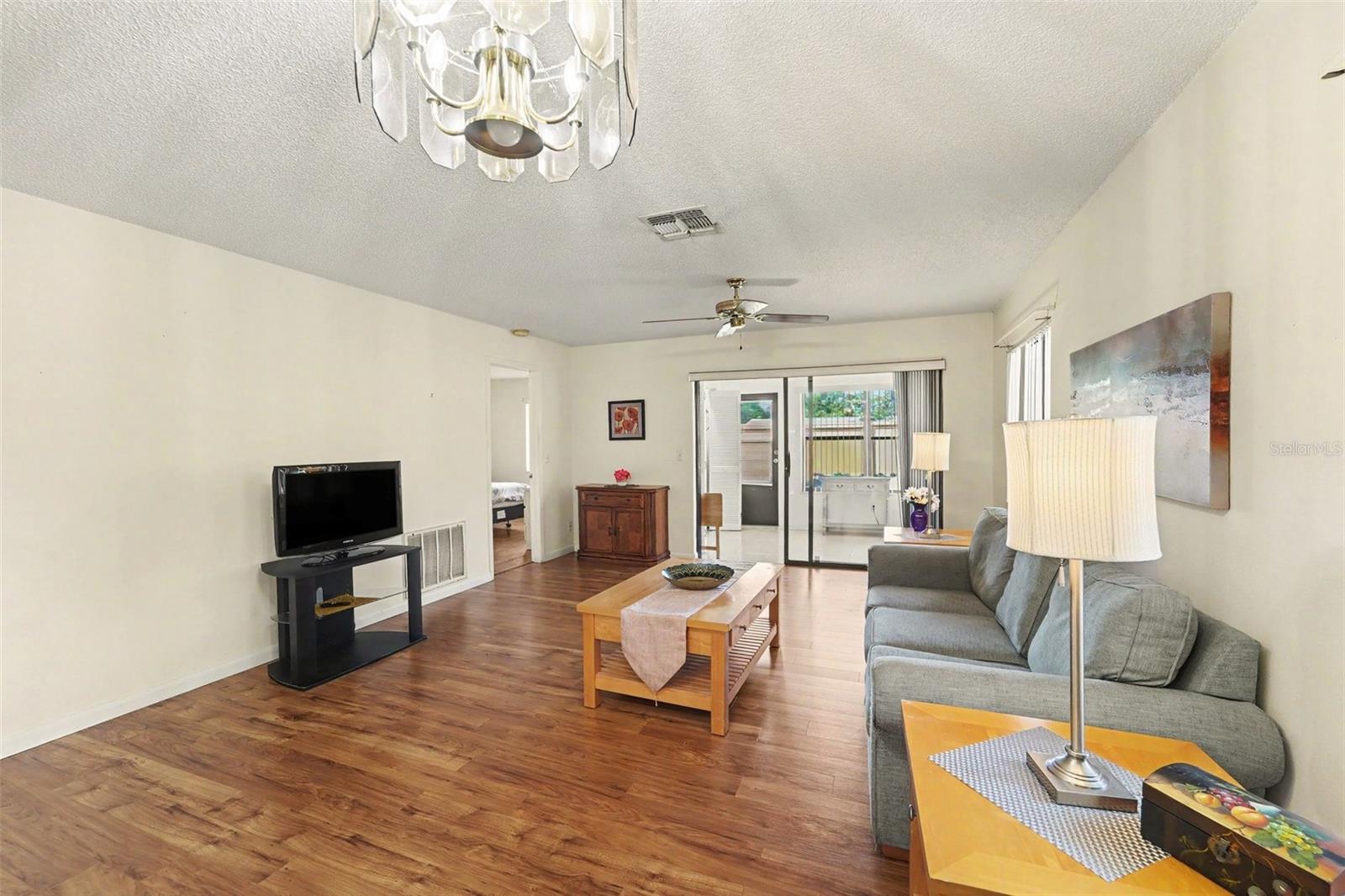7425 GREYSTONE DR — photo 5