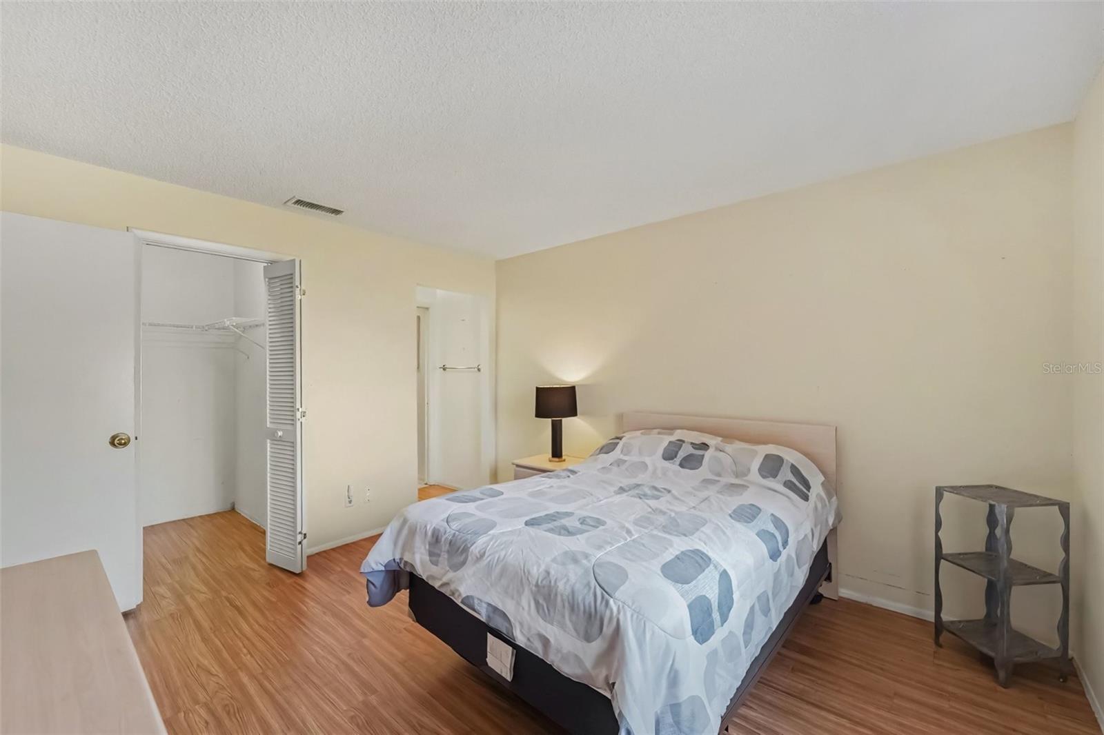 7425 GREYSTONE DR — photo 6