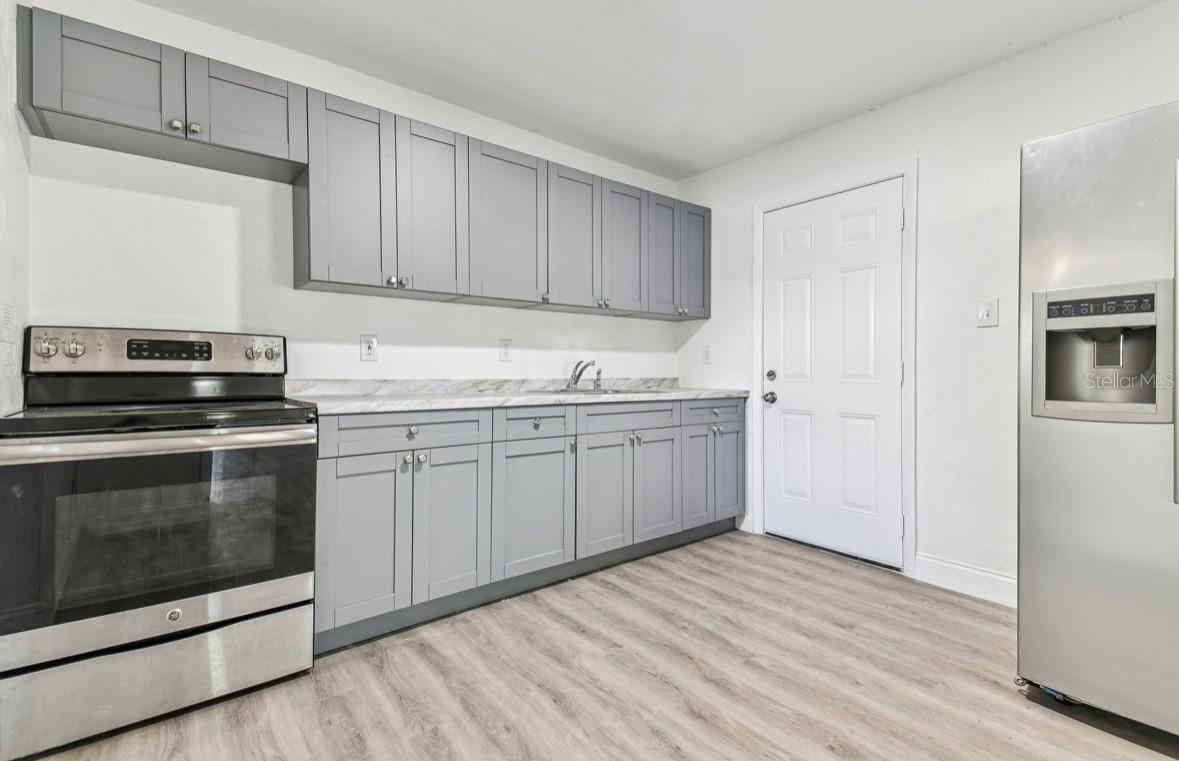 1807 E BOUGAINVILLEA AVE — photo 5