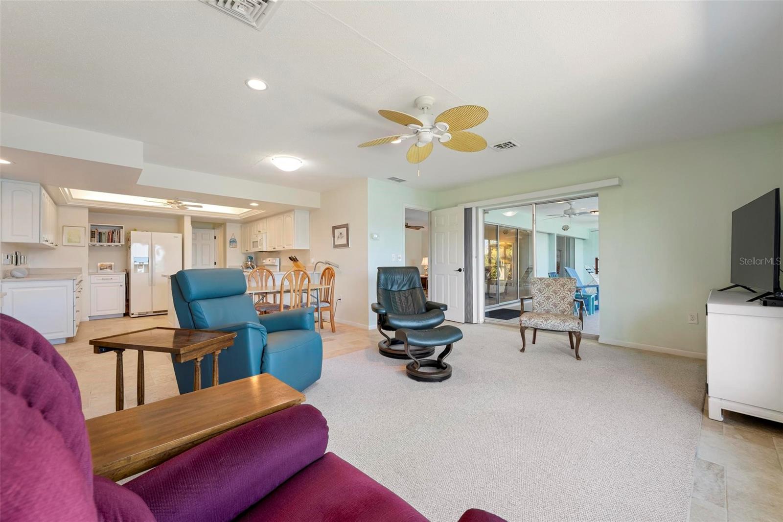 903 PINEHURST LN — photo 32