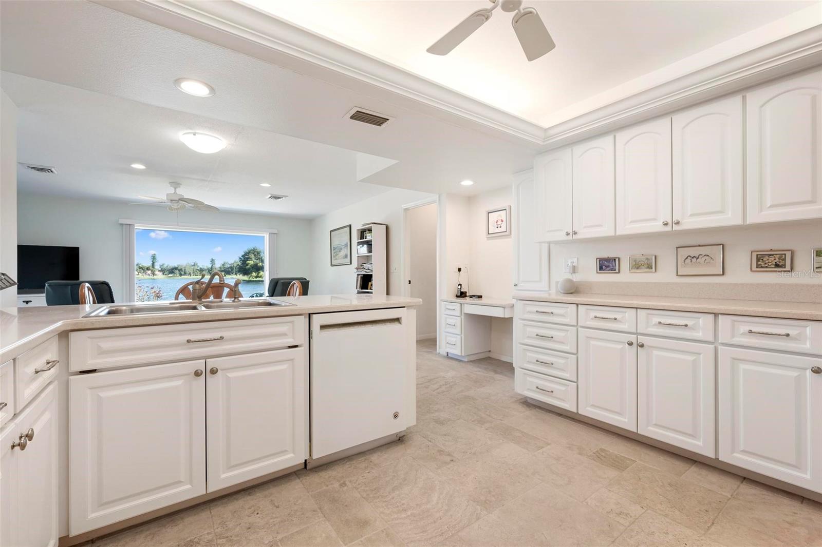 903 PINEHURST LN — photo 36