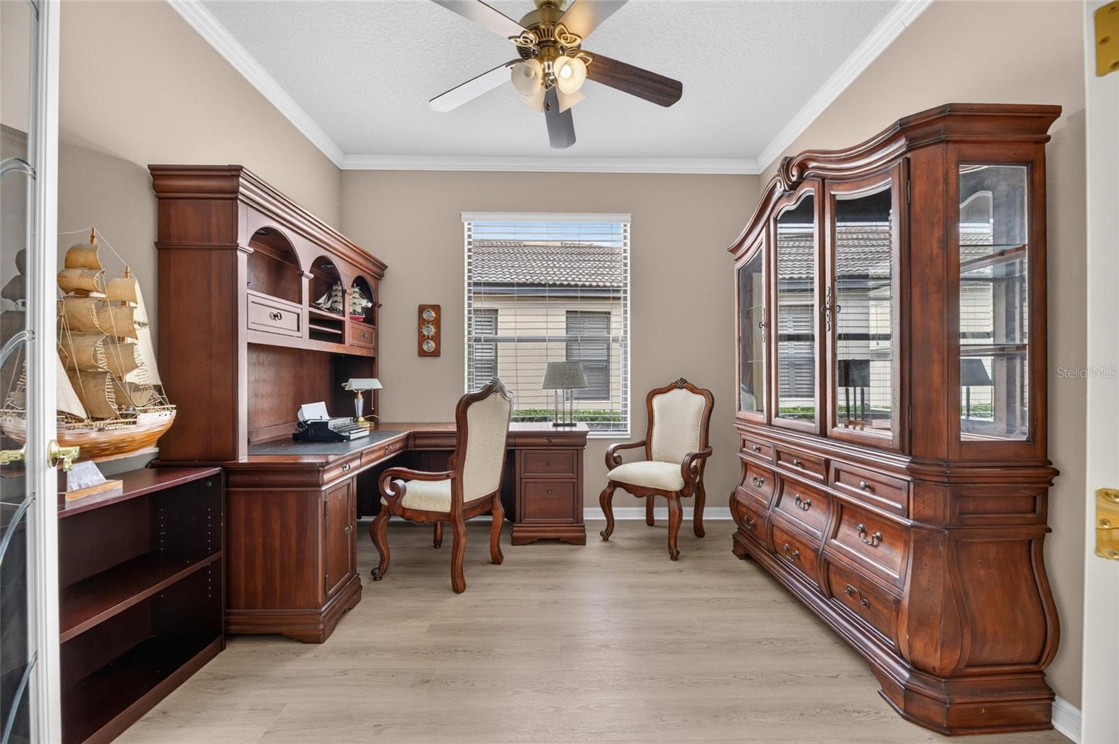 144 SILVER FALLS DR — photo 33