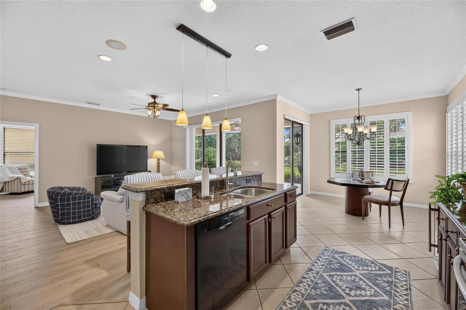 144 SILVER FALLS DR — photo 30