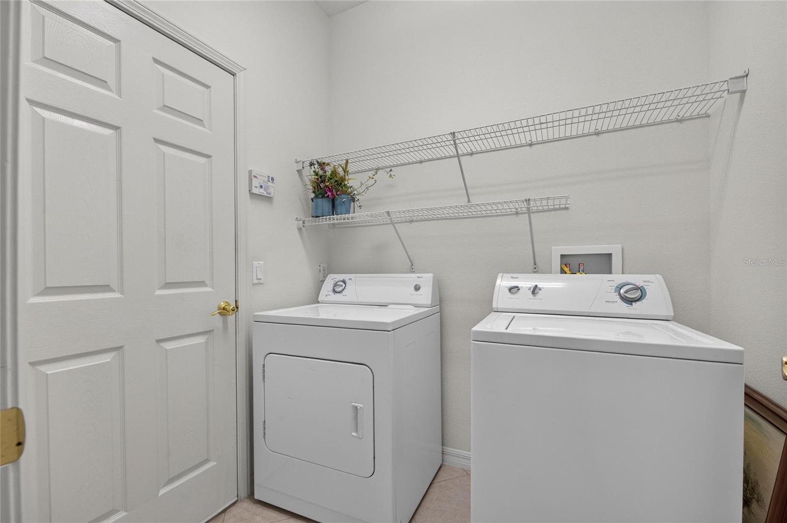 144 SILVER FALLS DR — photo 51