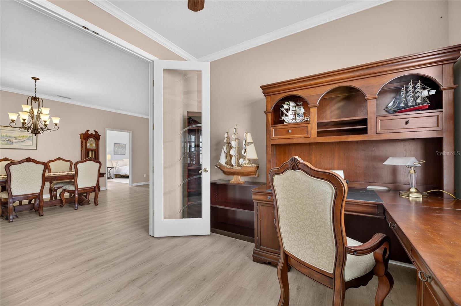 144 SILVER FALLS DR — photo 35