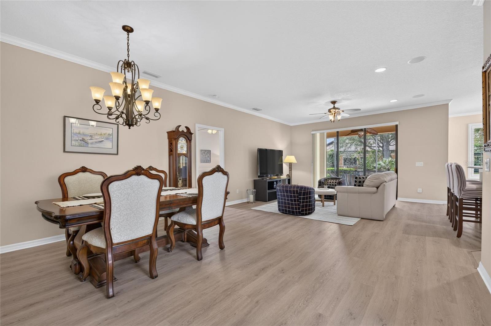 144 SILVER FALLS DR — photo 17