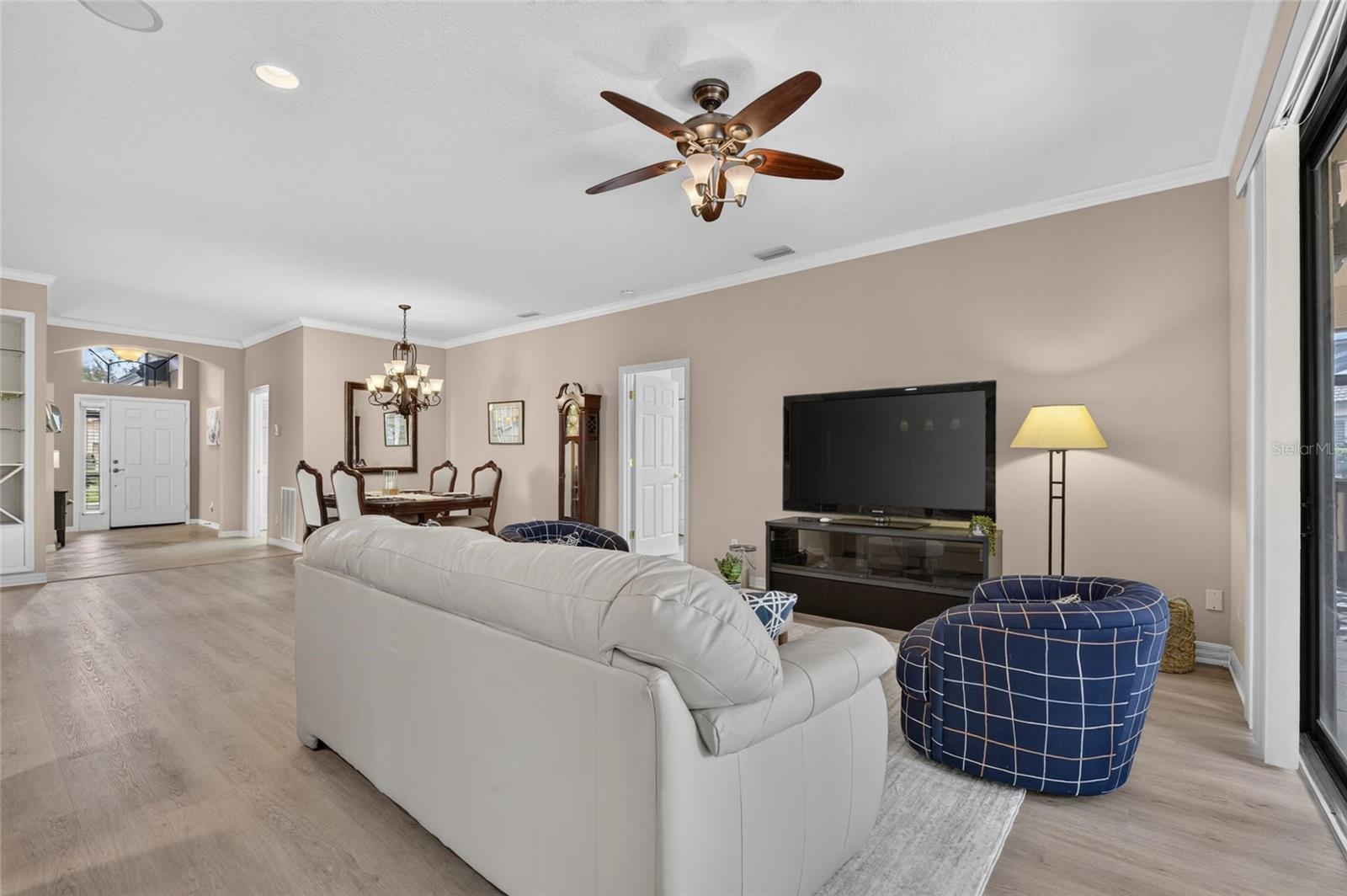 144 SILVER FALLS DR — photo 21