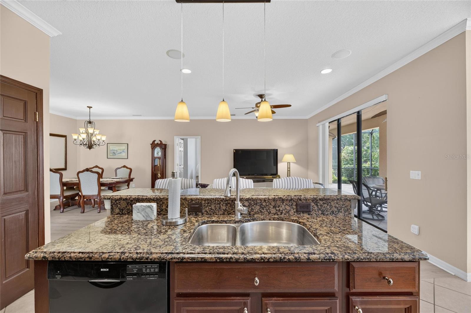 144 SILVER FALLS DR — photo 29