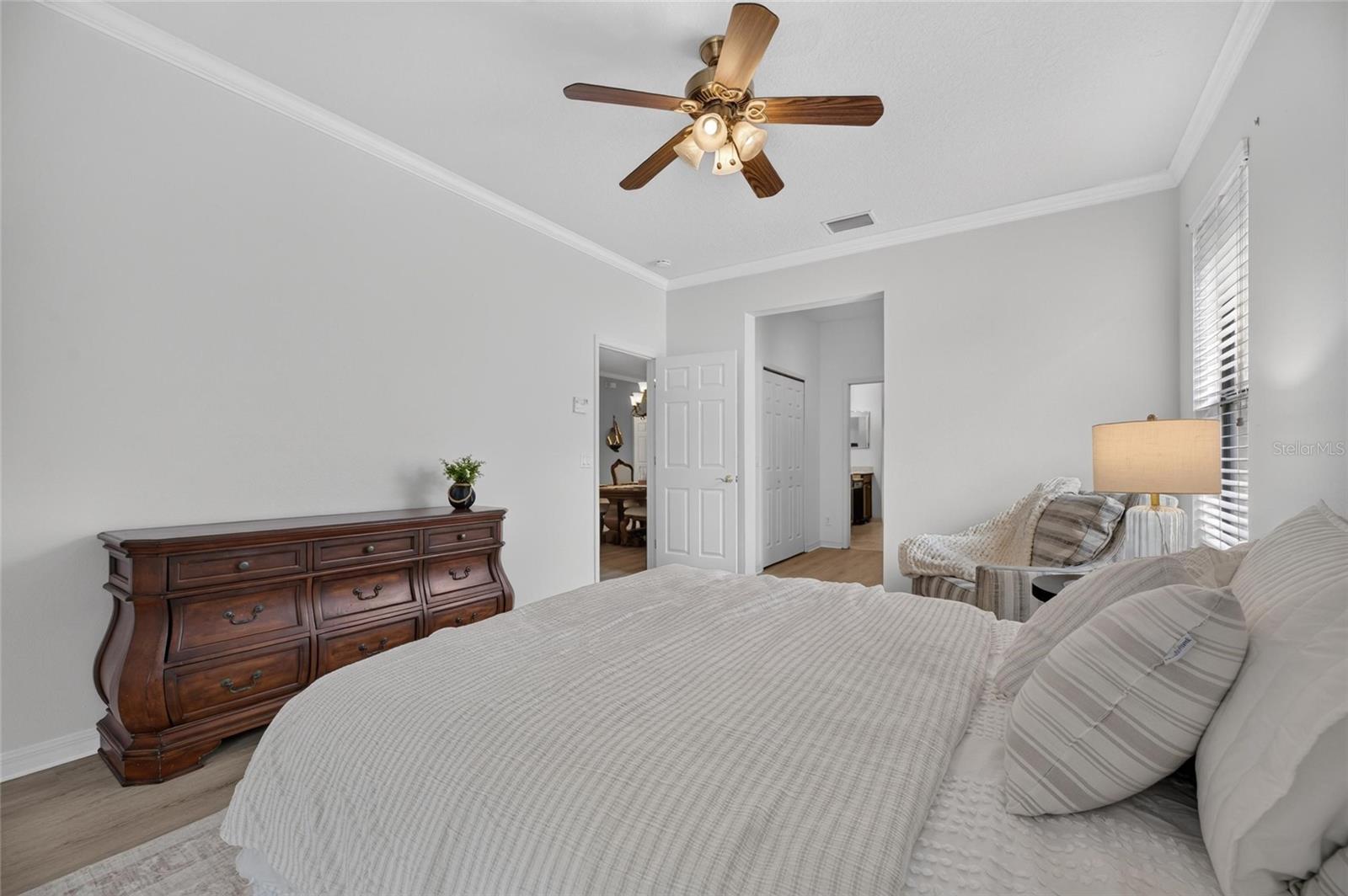 144 SILVER FALLS DR — photo 40