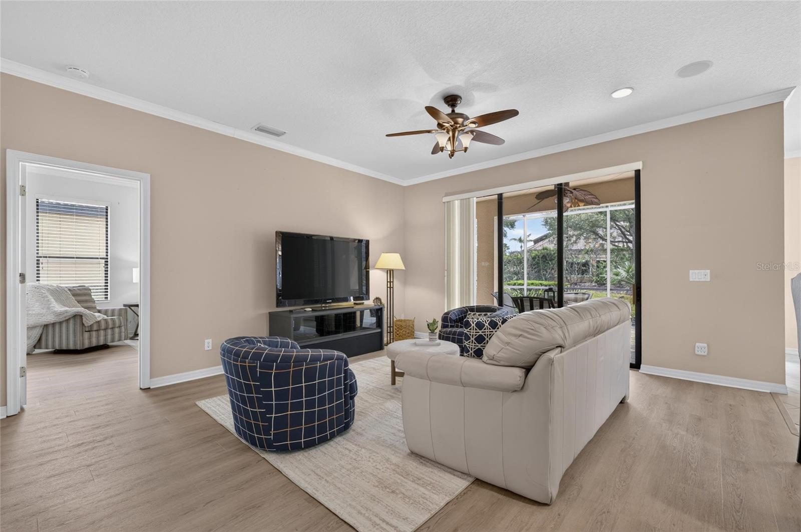 144 SILVER FALLS DR — photo 20