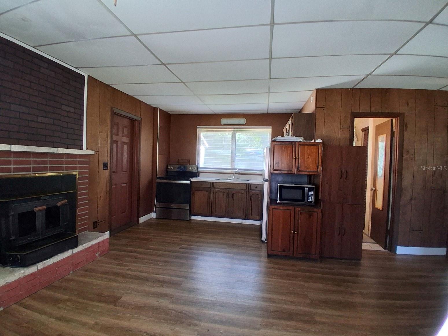 10052 LAKE DR — photo 7