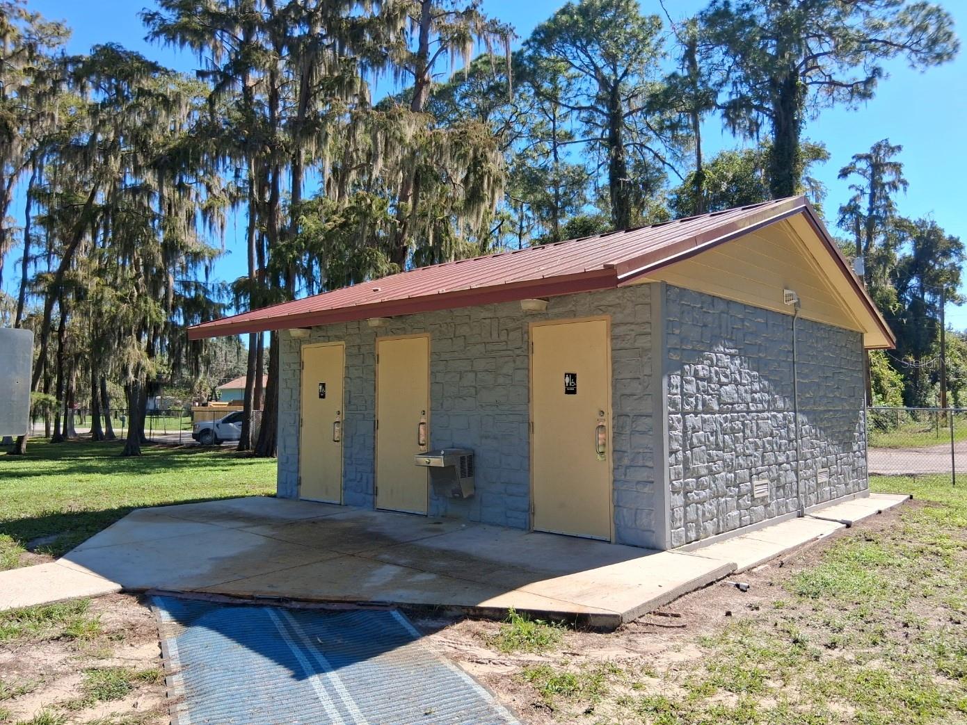 10052 LAKE DR — photo 30