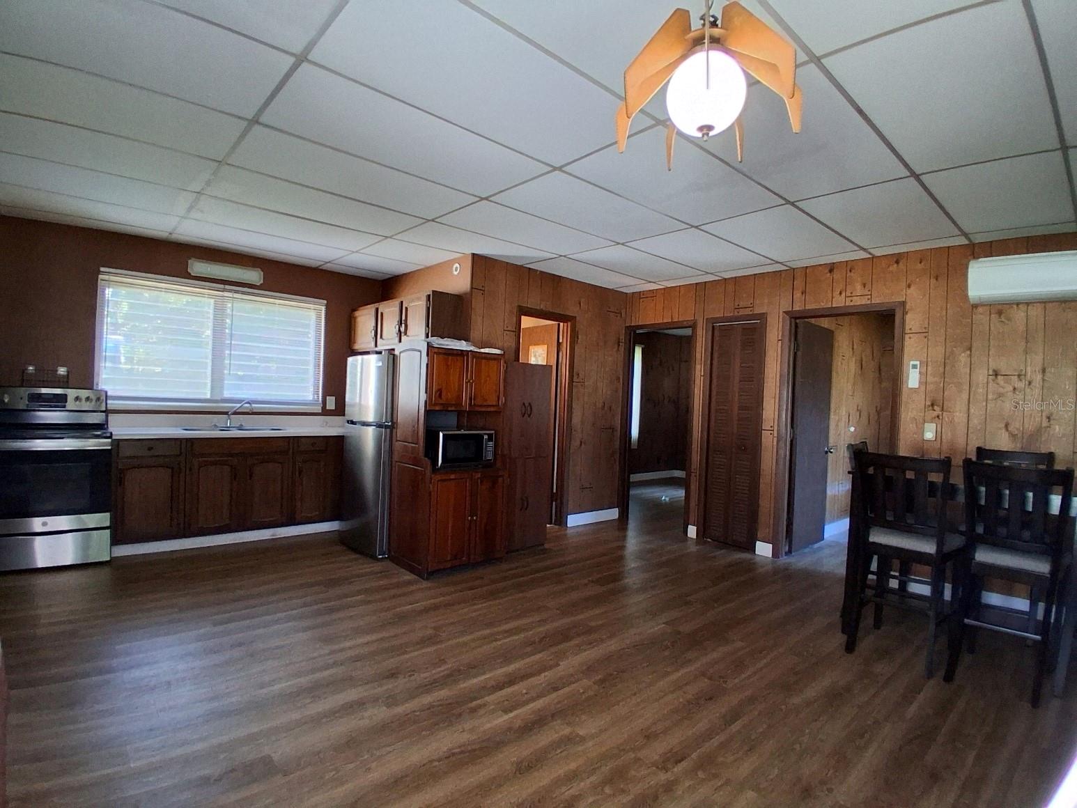 10052 LAKE DR — photo 5
