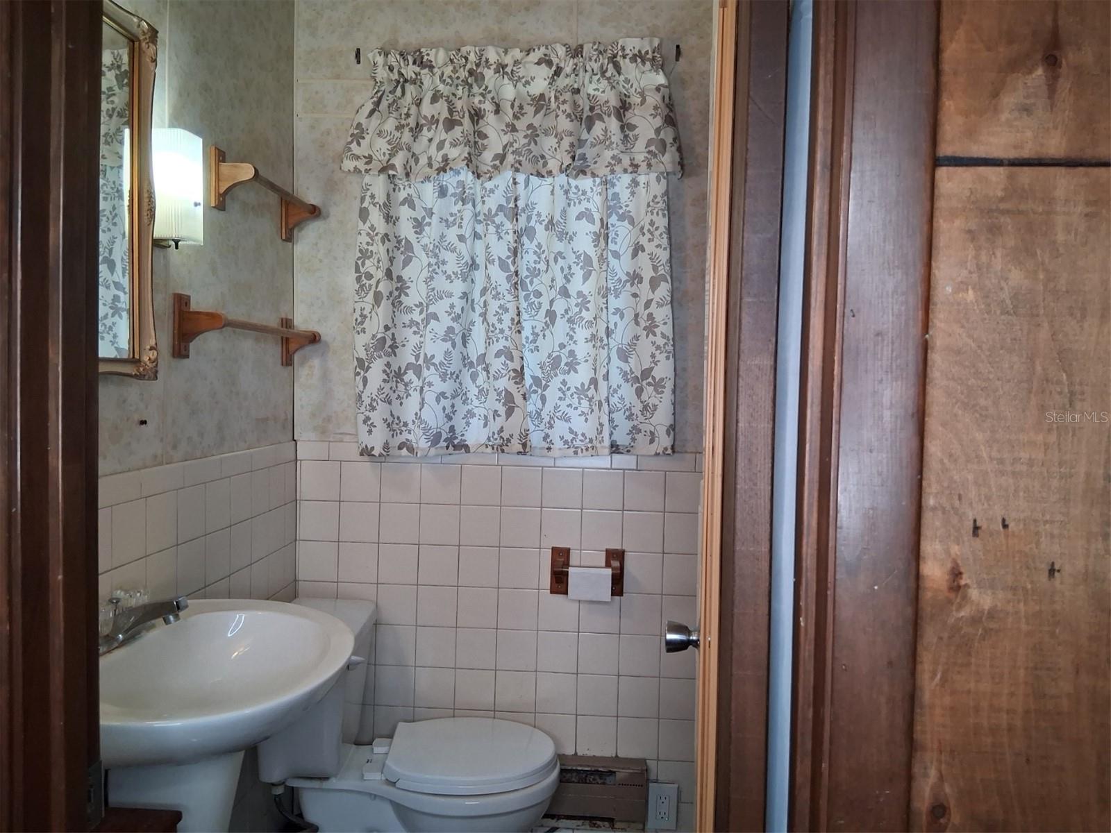 10052 LAKE DR — photo 14