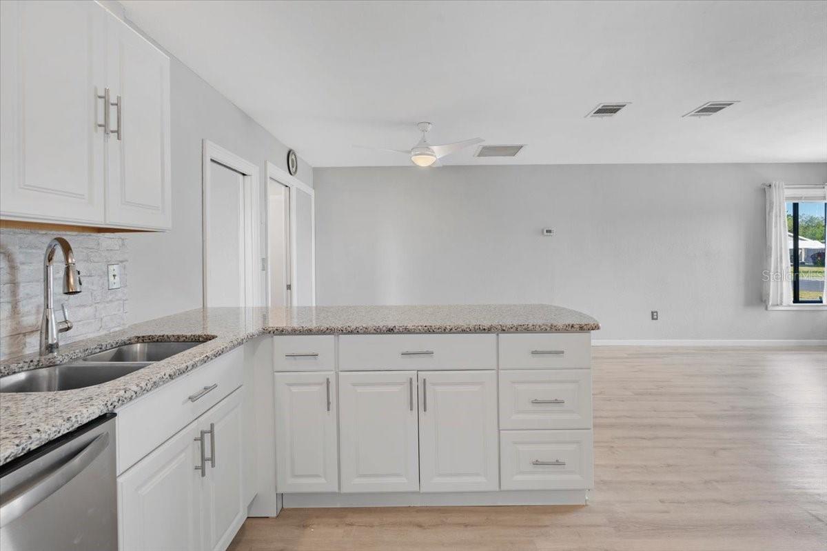 5520 KENWOOD DR — photo 12