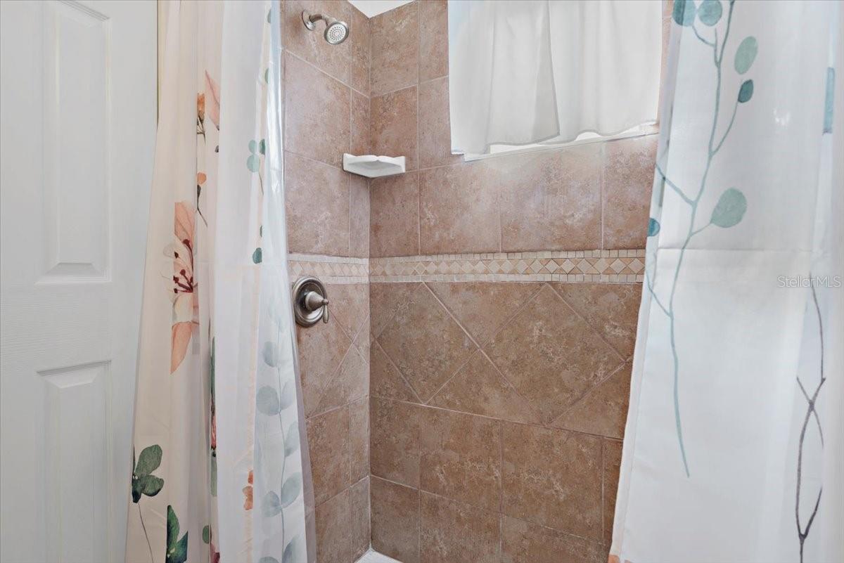 5520 KENWOOD DR — photo 23