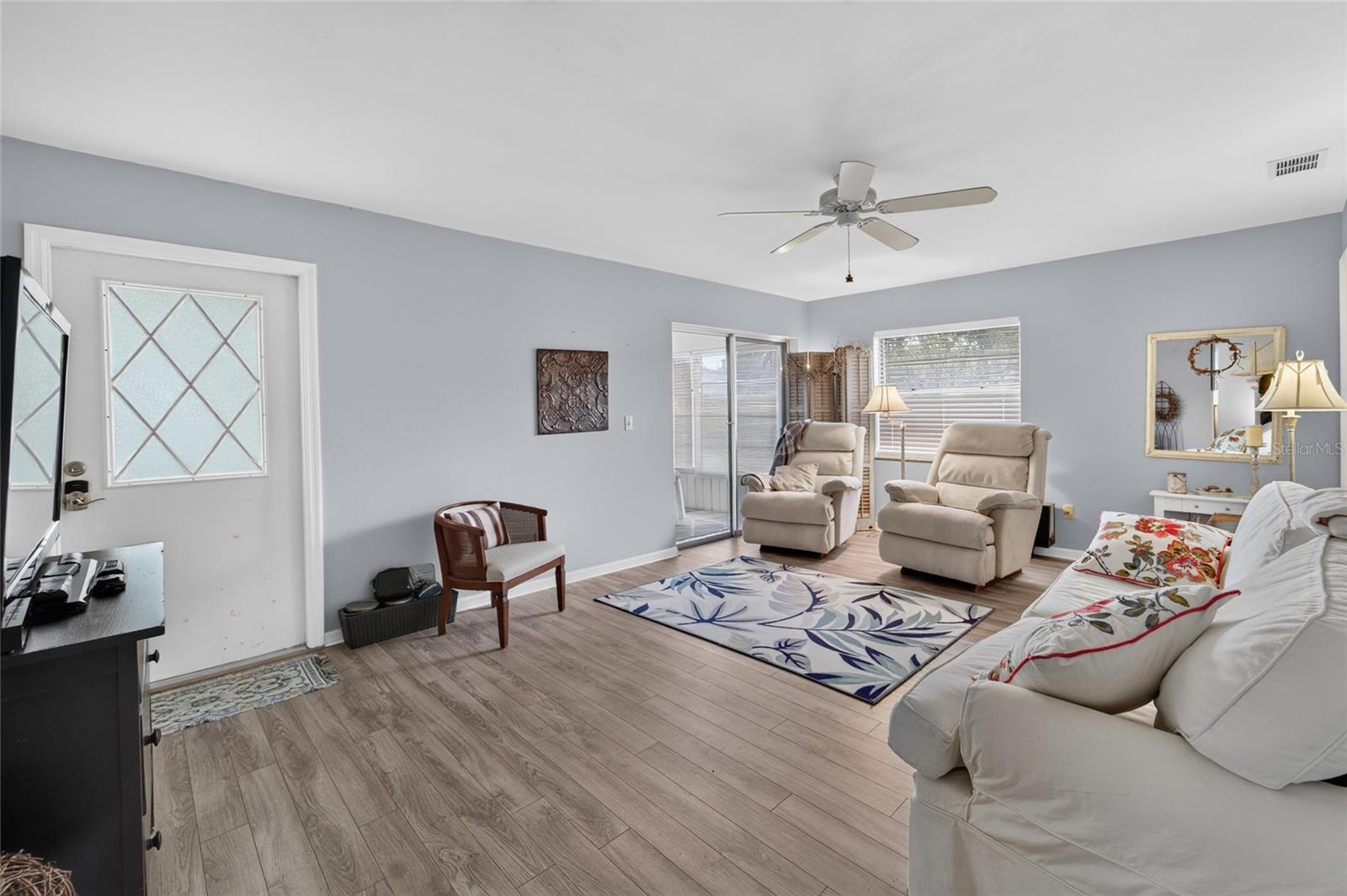 1607 HOVINGTON CIR #229 — photo 3