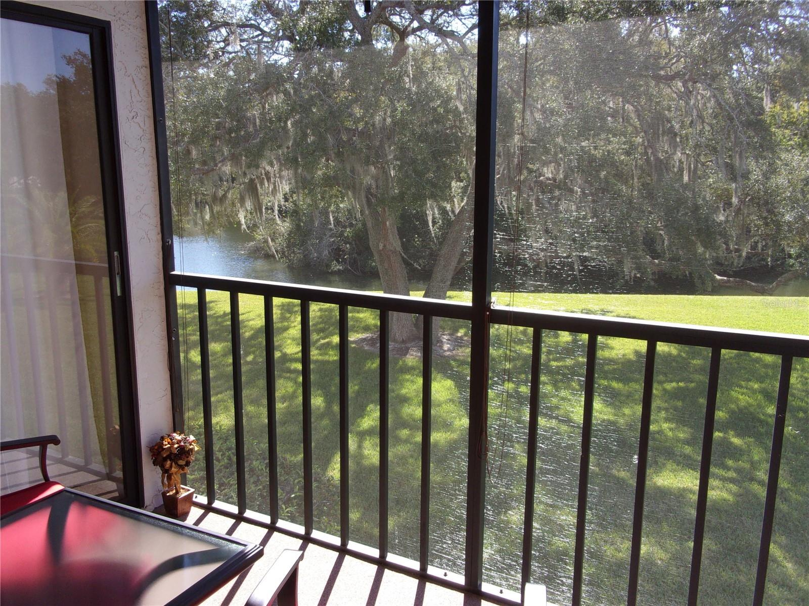 278 CYPRESS LN — photo 4