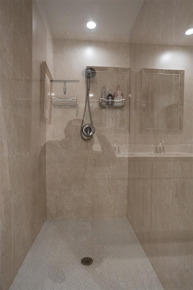 1208 E KENNEDY BLVD #518 — photo 13