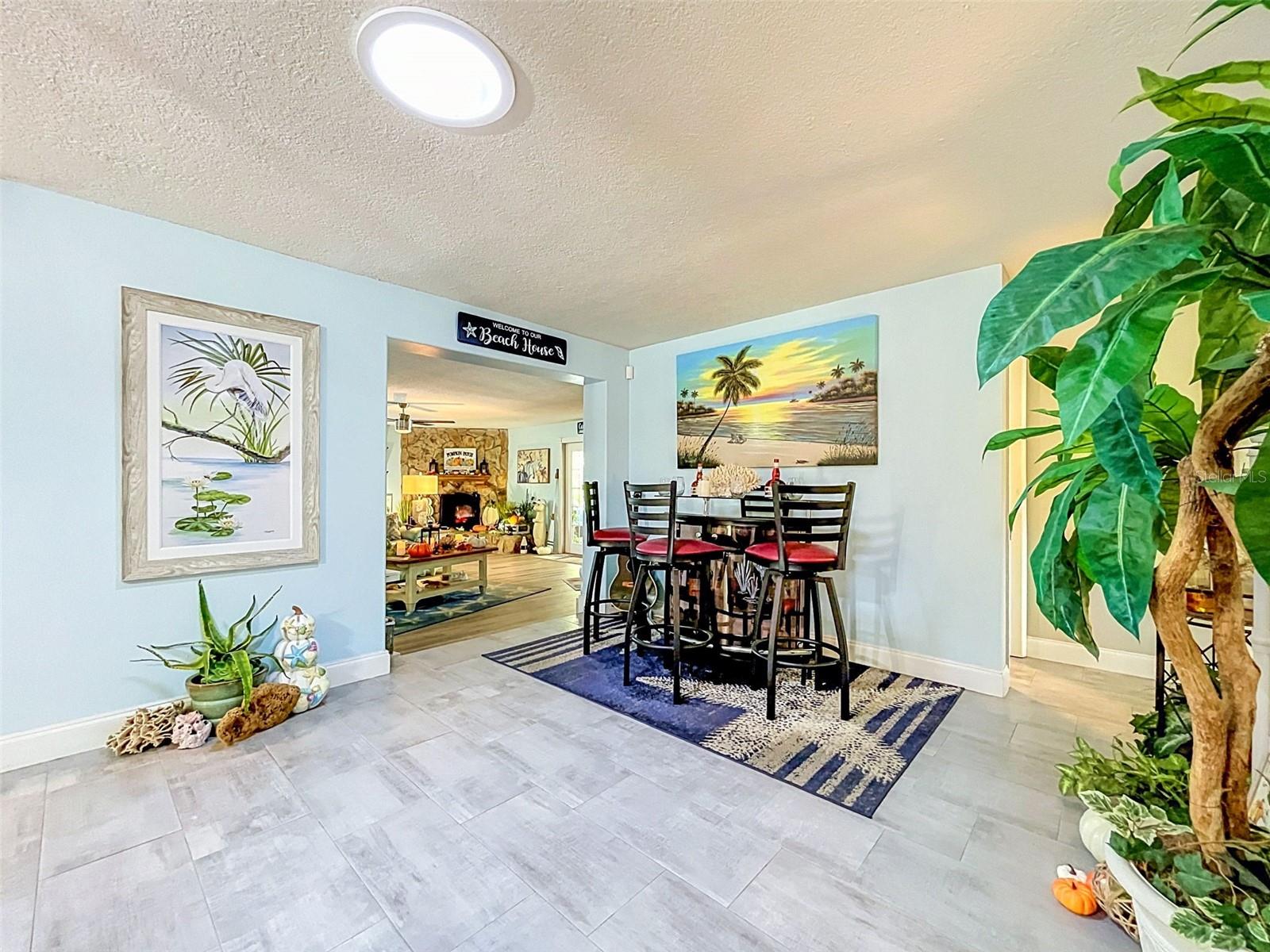 990 LEXINGTON DR — photo 29