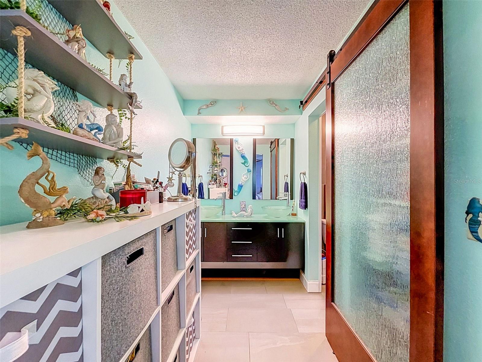 990 LEXINGTON DR — photo 39