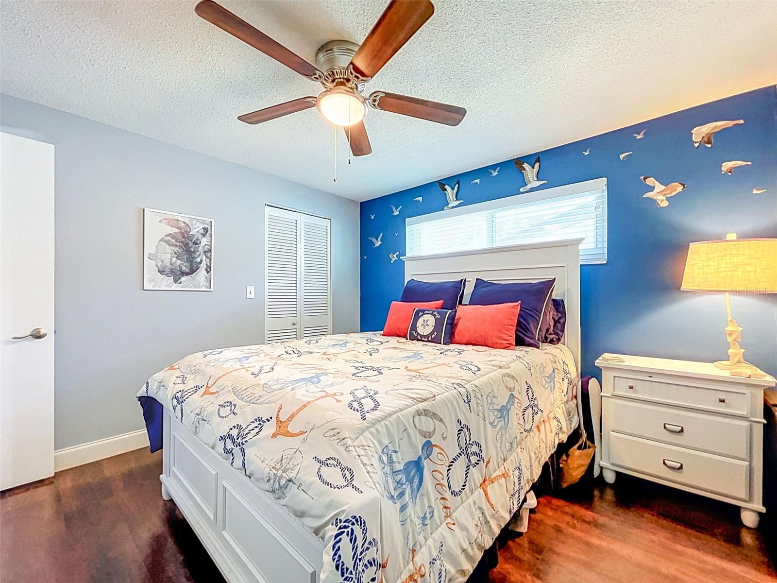 990 LEXINGTON DR — photo 34