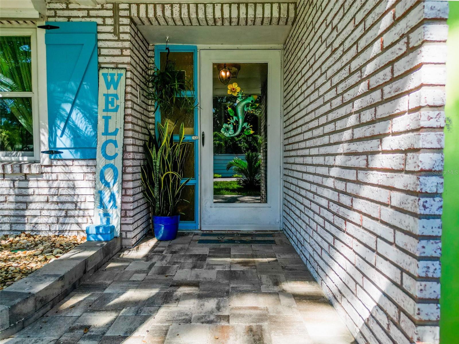 990 LEXINGTON DR — photo 70