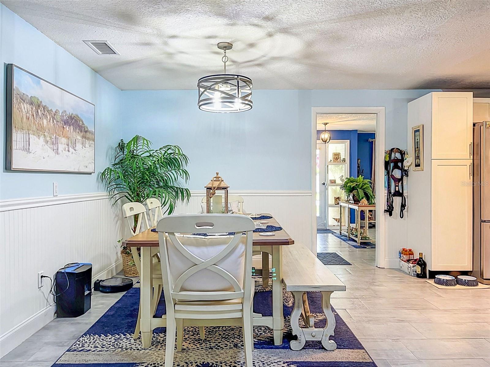 990 LEXINGTON DR — photo 27