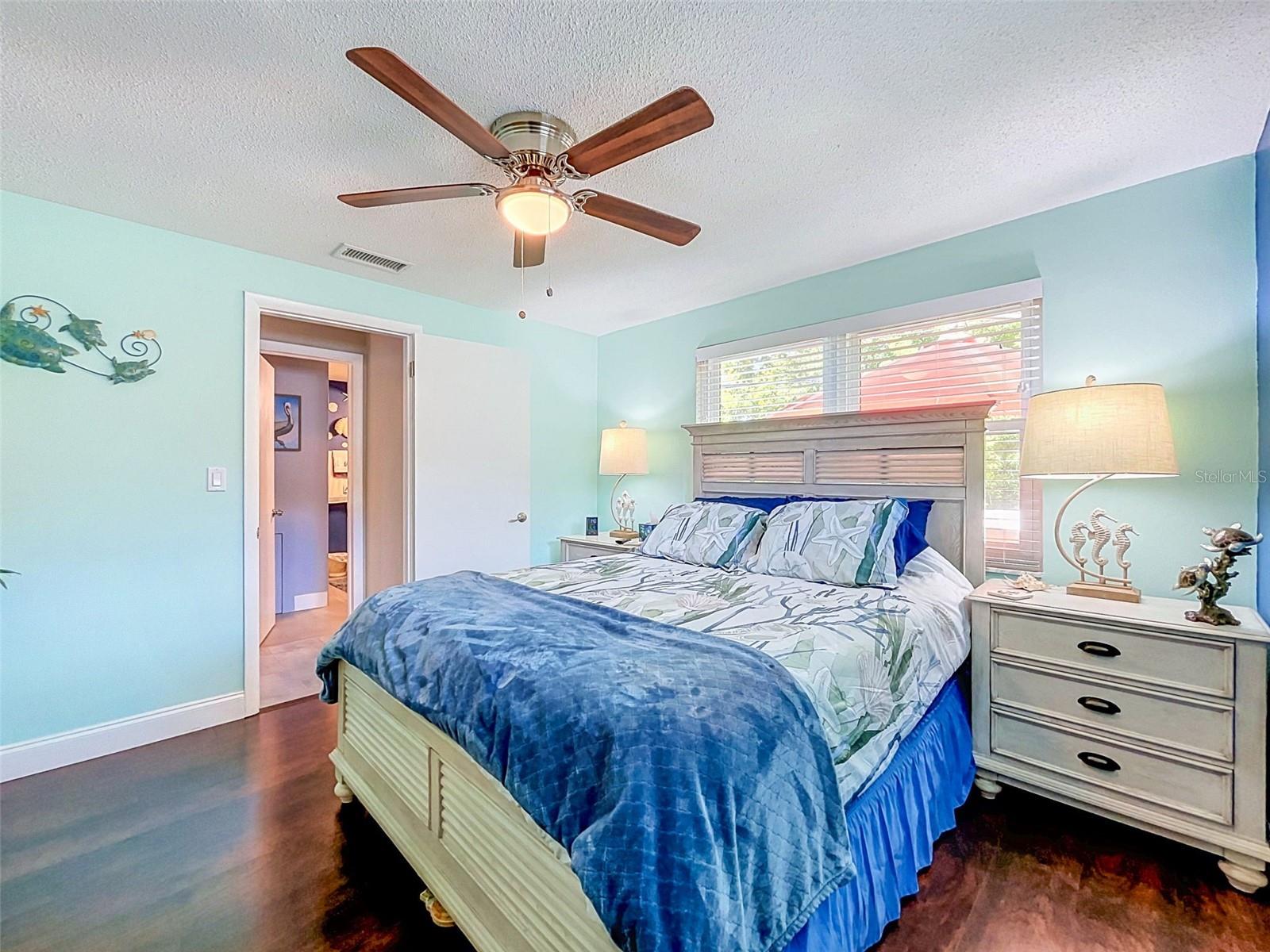 990 LEXINGTON DR — photo 20