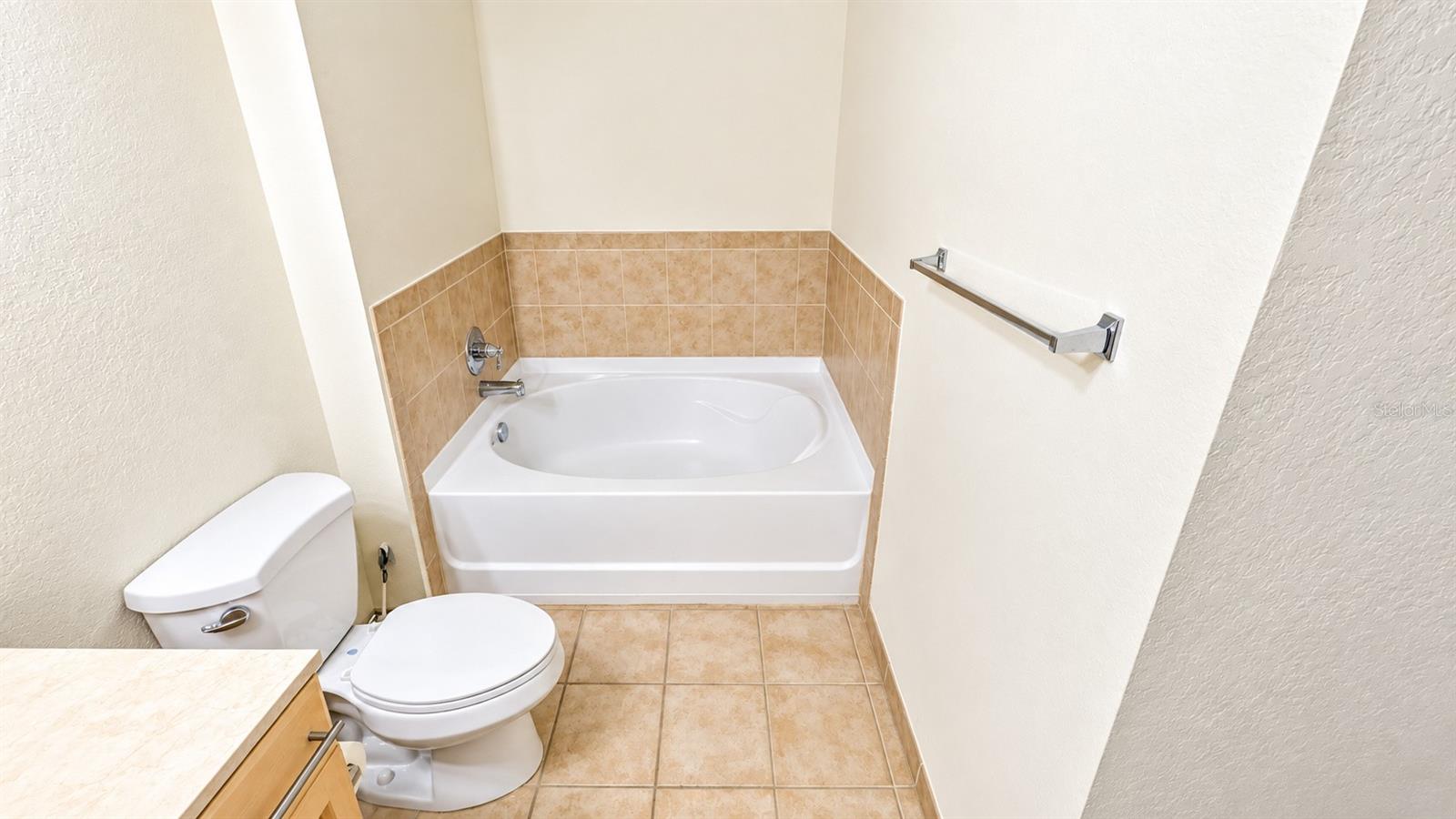 1064 N TAMIAMI TRL #1322 — photo 17