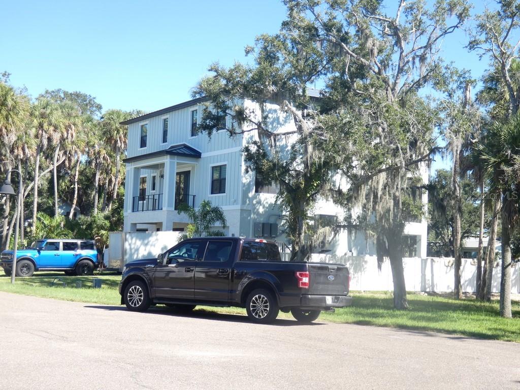 5405 TROPICAL WOODS CT — photo 11