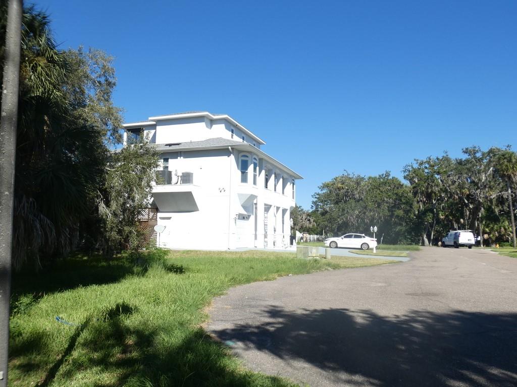 5405 TROPICAL WOODS CT — photo 12
