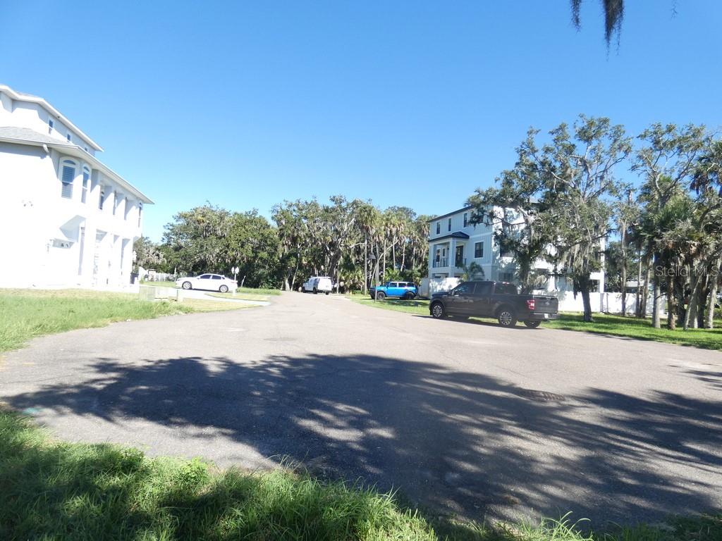 5405 TROPICAL WOODS CT — photo 14