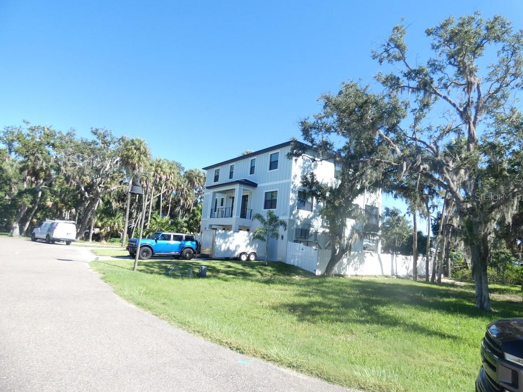 5405 TROPICAL WOODS CT — photo 8