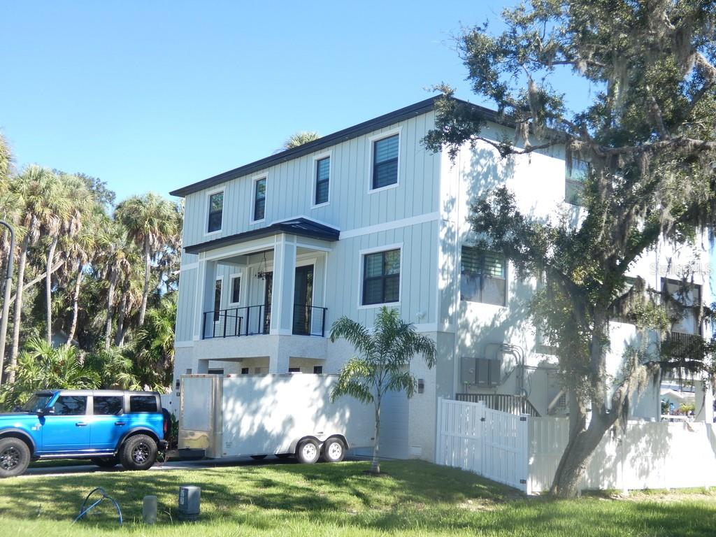 5405 TROPICAL WOODS CT — photo 9
