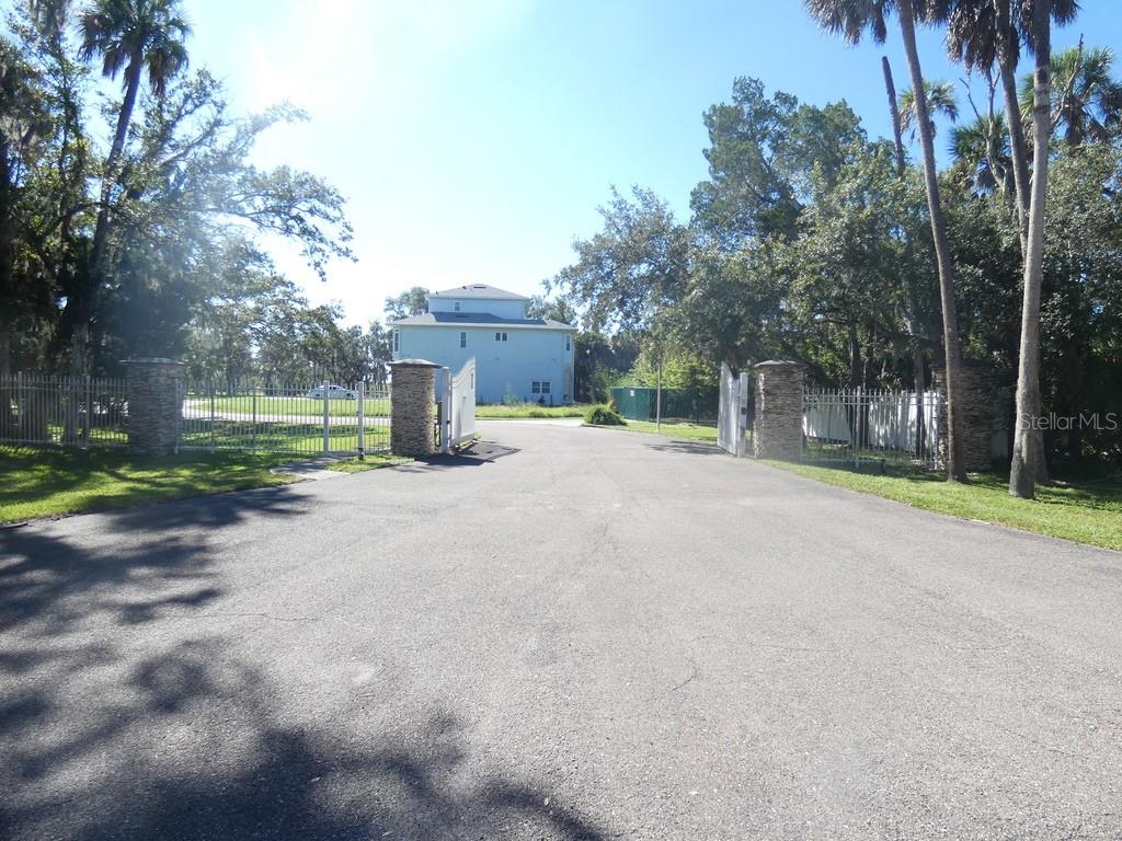 5405 TROPICAL WOODS CT — photo 19