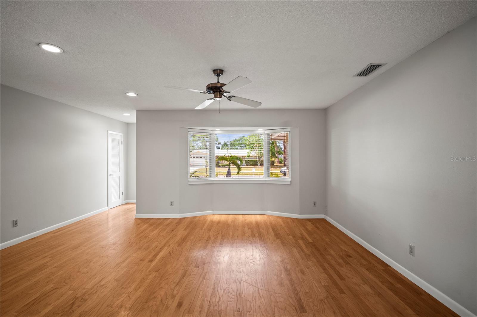 6512 BOWLINE DR — photo 4