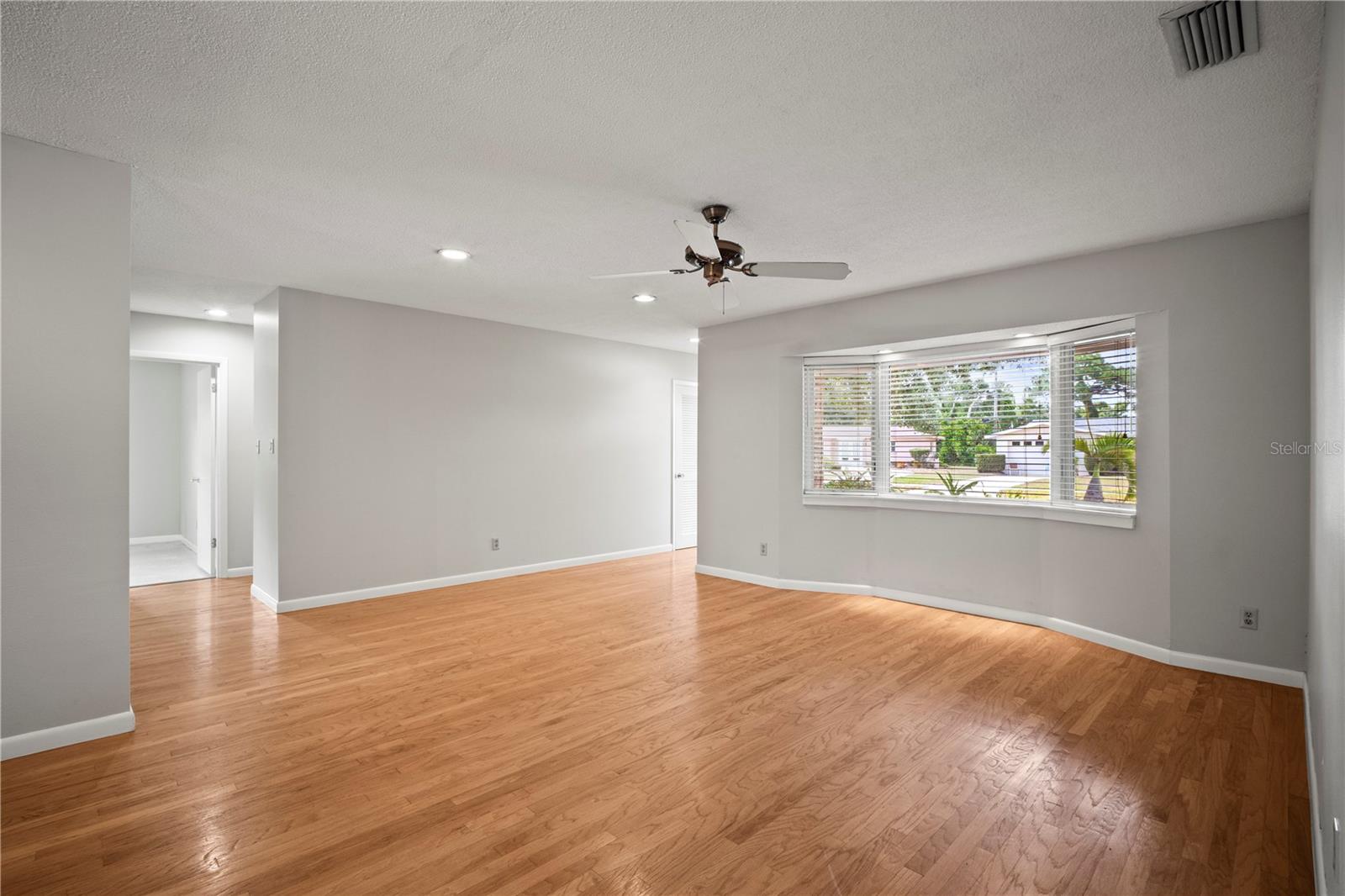 6512 BOWLINE DR — photo 5