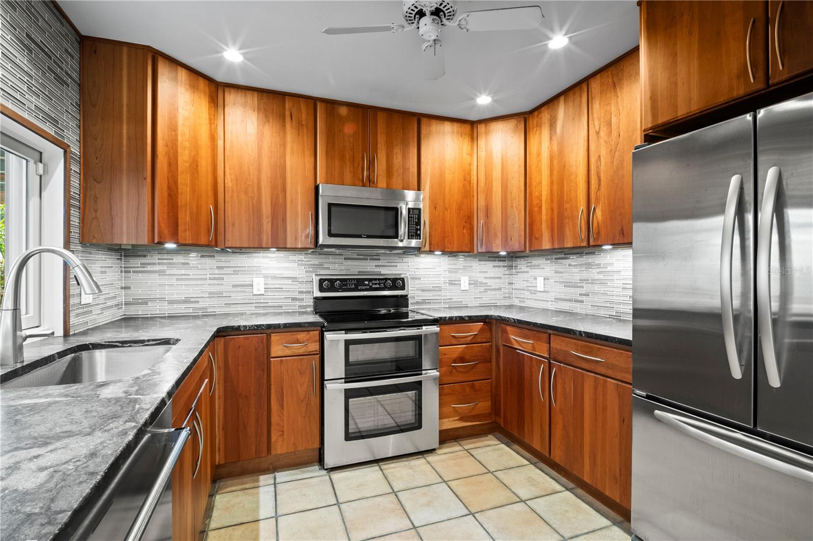 6512 BOWLINE DR — photo 8