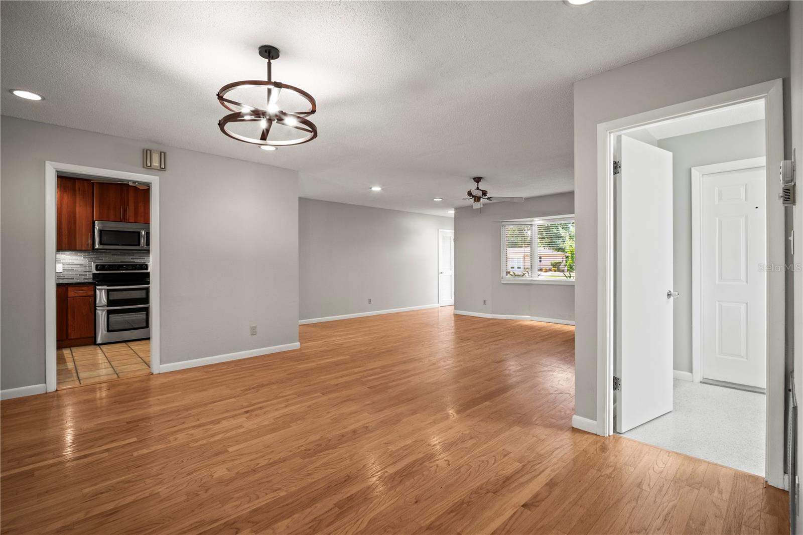 6512 BOWLINE DR — photo 7