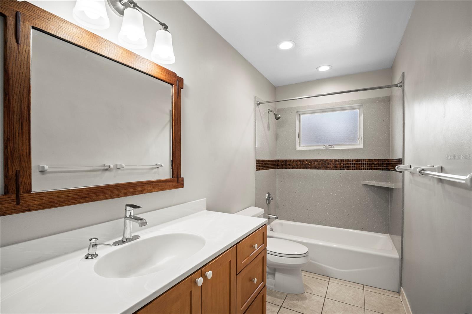 6512 BOWLINE DR — photo 18