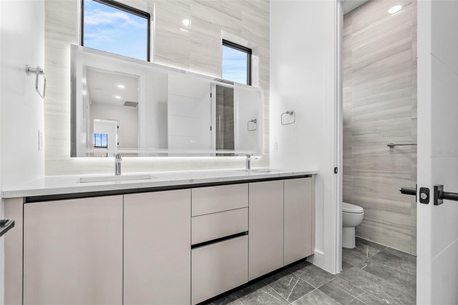 401 PARK BLVD — photo 16