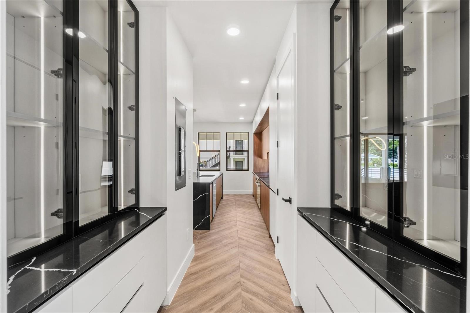 401 PARK BLVD — photo 8
