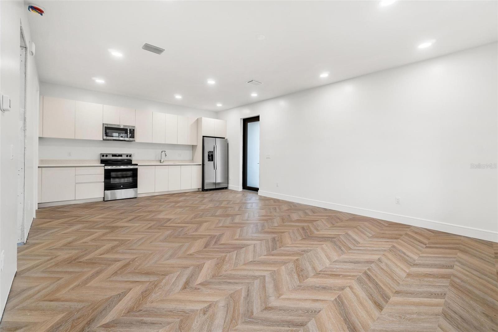 401 PARK BLVD — photo 27