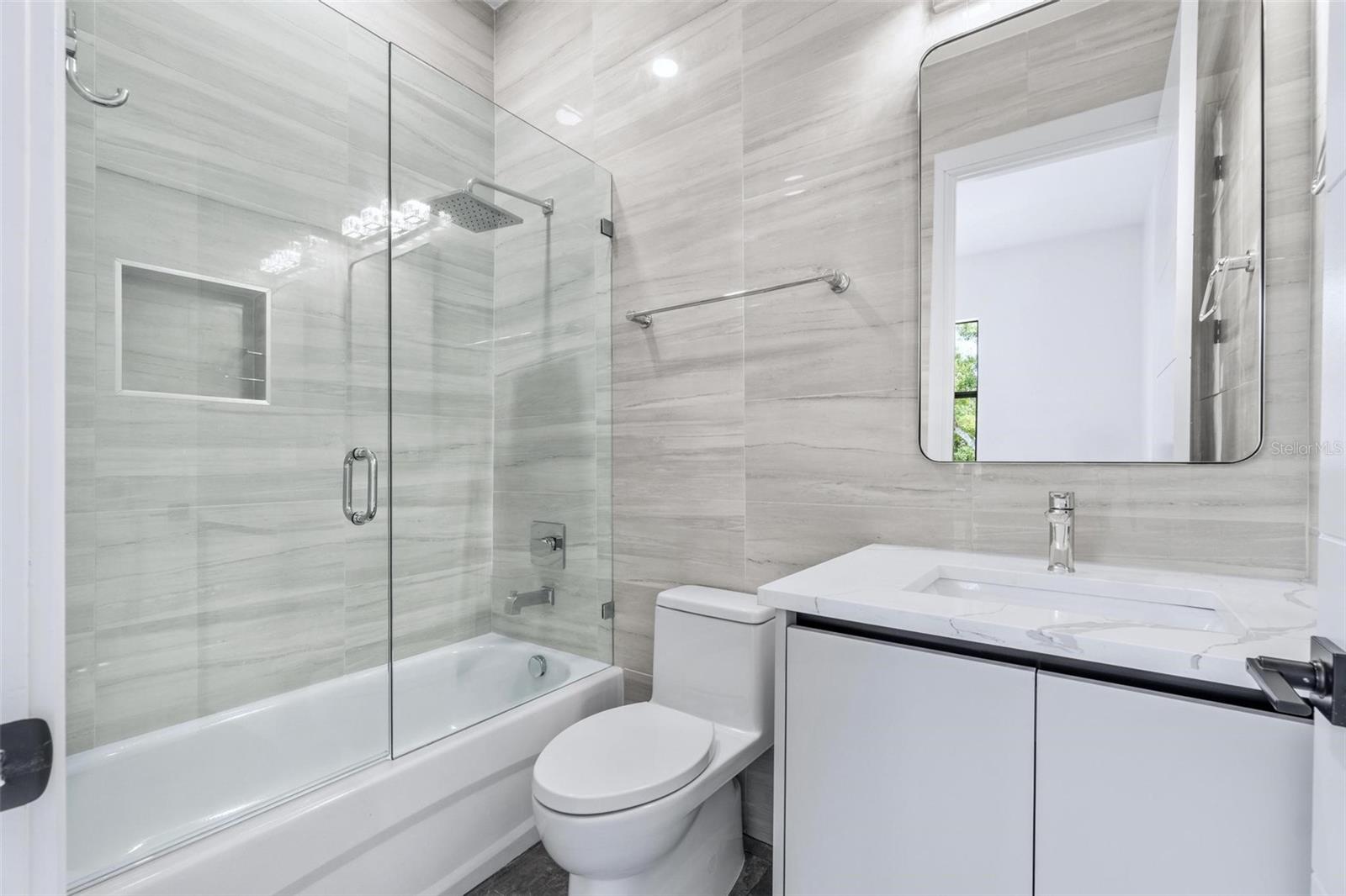 401 PARK BLVD — photo 14