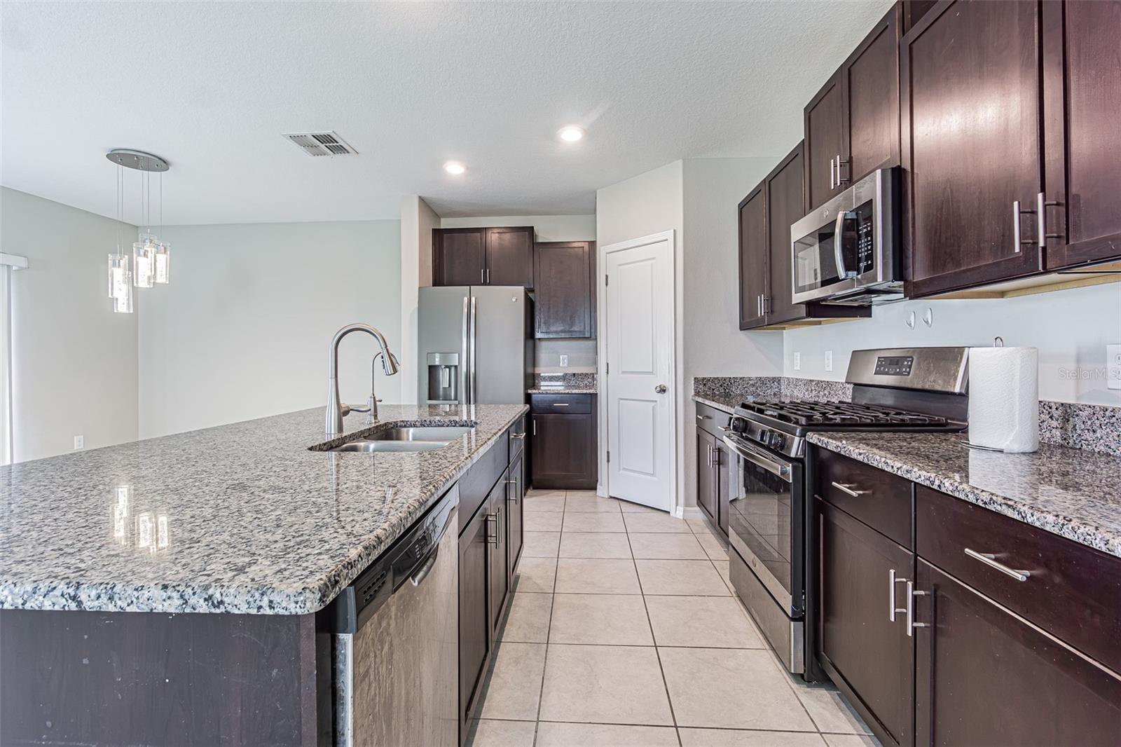 5102 DANDELION ST — photo 11