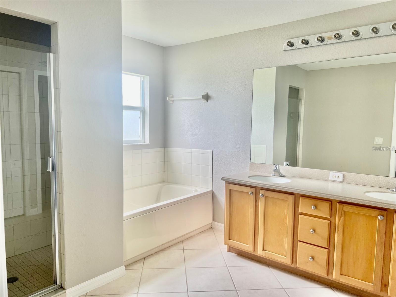 304 BEACON HARBOUR LOOP — photo 13